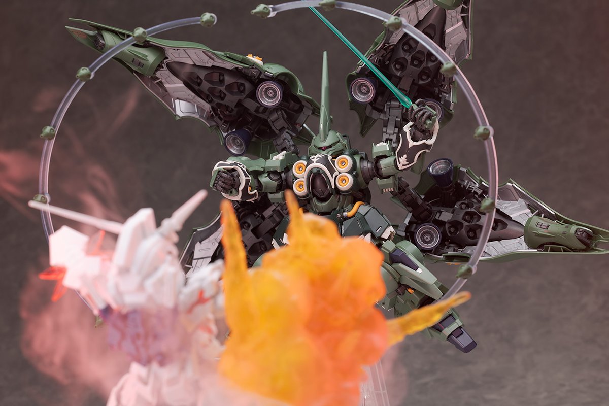 hoshimaruplamo's tweet photo. 「機動戦士ガンダムUC」よりMGSD クシャトリヤのレビューを公開しました。MGSDでは初となるモノアイタイプのMSで巨大な4枚のバインダーには様々なギミックが詰め込まれています。またMGSDらしいハイディテールアレンジも健在で、大迫力のキットとなっていました。
https://t.co/VmolprHFNI https://t.co/4LXpyKqVUs