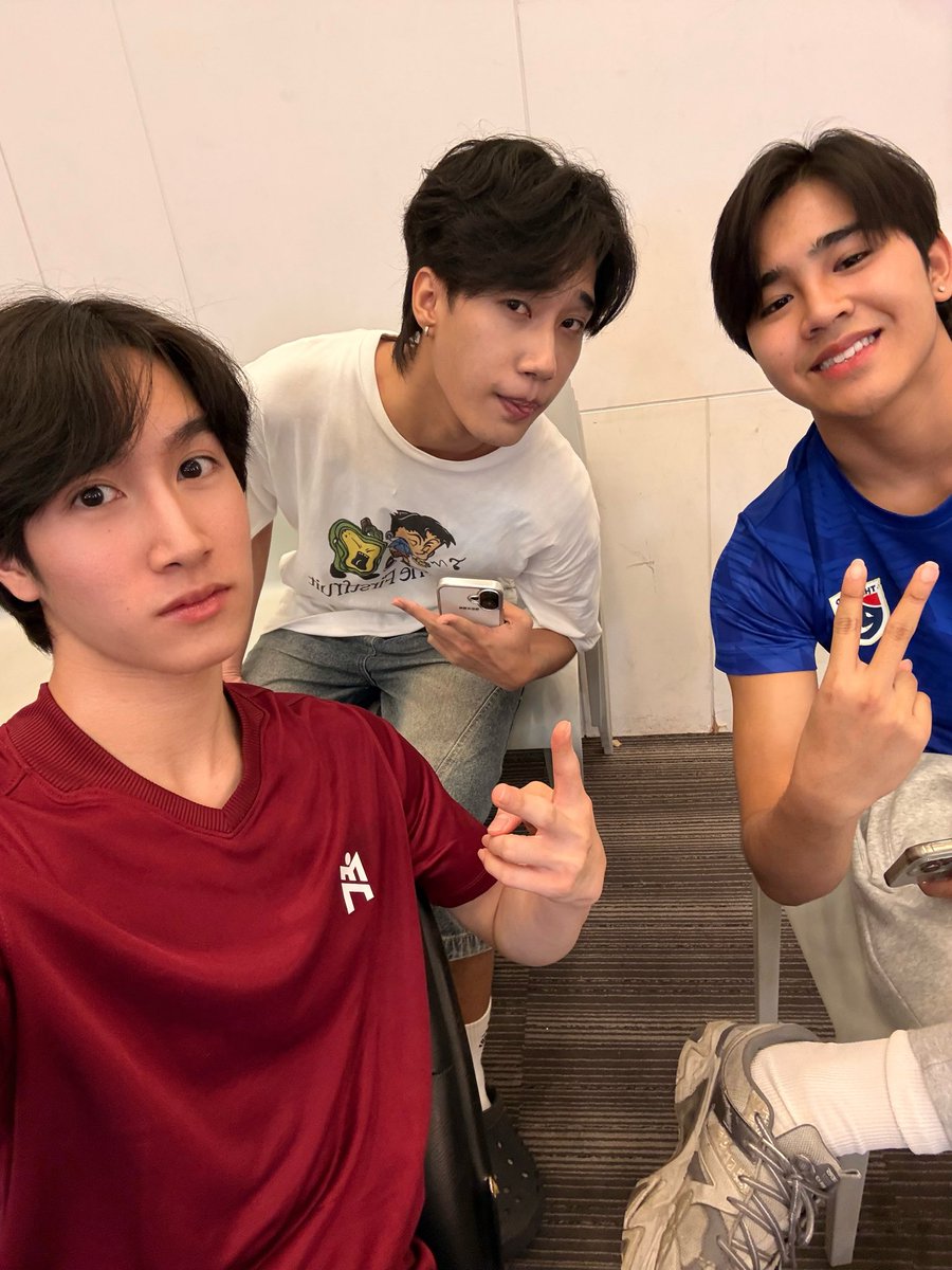 p_putterr's tweet photo. Just finished casting with the gang #puttersupakorn https://t.co/70M4T6YChL