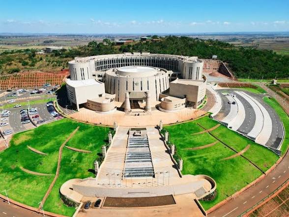 TakuraZha's tweet photo. A new parliamentary session, a fresh national agenda. 🇿🇼 President Mnangagwa is expected at the New Parliament Building in Mt Hampden on Tuesday for SONA and the official opening of the Fourth Session of the 10th Parliament. https://t.co/uoObslCkQa