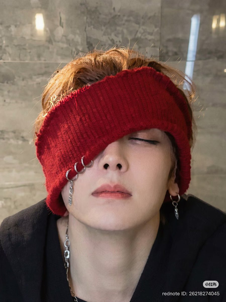 gfelypio's tweet photo. Mr Hou stop being so charming already. 😩

My face just smash into my phone screen while watching this because why do I feel like you’re asking for a kiss!💋😘 

😂🤣😂
#HouMinghao #mybias #chineseactor #侯明昊 #NeoHou https://t.co/lzHSXZC2LN