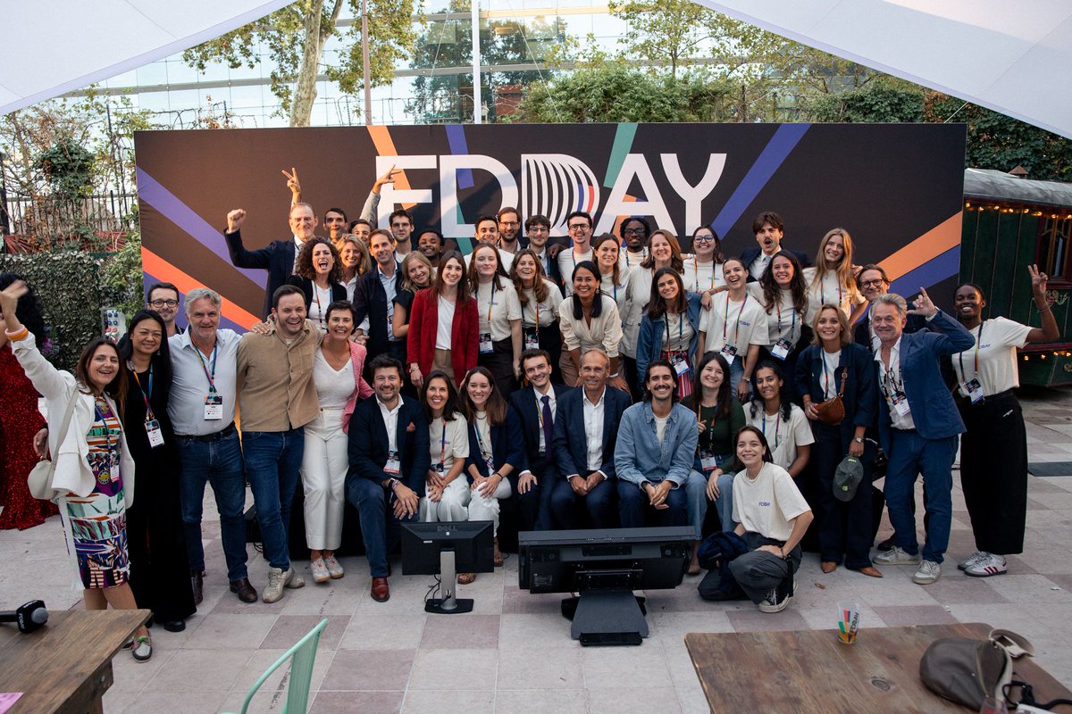 SKEMA_BS's tweet photo. [ACTUALITÉ 🚀] SKEMA était récemment présente au FDDay 2026, une journée qui connecte les entrepreneurs à l’écosystème tech. L'événement a vu la présence de plus de 4300 founders, investisseurs et acteurs de l'innovation. Détails: https://t.co/aqTgFVUXwy #WeAreSKEMA https://t.co/8xvM2s5Uz5
