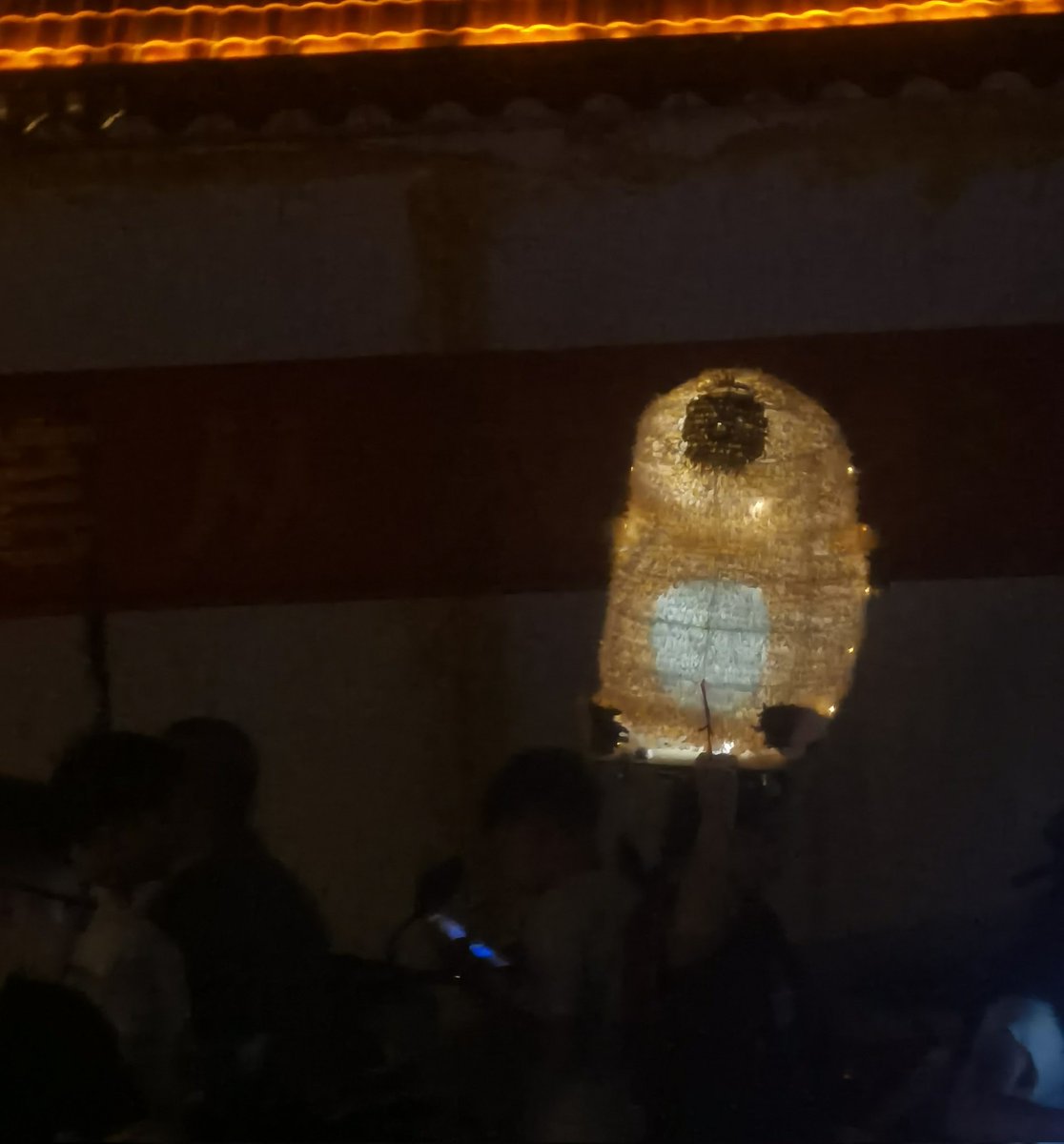 panghulao's tweet photo. 中秋节快乐～今天有花灯巡游，有一些灯笼是民间的人自己做的 https://t.co/Et9m5QVUjw