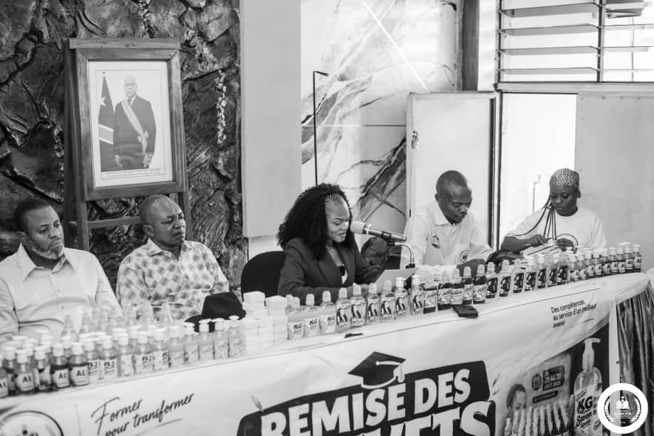 PlamedieAl's tweet photo. Retour en images sur la cérémonie de remise des brevets sanctionnant la fin de la formation pratique en savonnerie que nous avons organisée en collaboration avec @Espoiracademiafoundation https://t.co/rrZu4NJuNJ