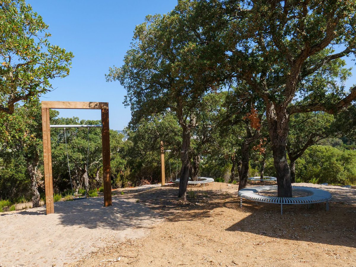 pays_ajaccien's tweet photo. 🌳Parc urbain Saint-Joseph : le projet se poursuit, le cap reste inchangé.

Le  parc urbain de Saint-Joseph sera bien mené à son terme.
Face aux contraintes rencontrées sur ce chantier complexe, la CAPA prend ses responsabilités et adapte la conduite du projet.
La découverte d’une pollution ancienne aux hydrocarbures sur environ 300 m² d’un site de huit hectares nécessite des investigations complémentaires.

Les travaux se poursuivent dans les secteurs non impactés.

La CAPA fait le choix d’avancer avec méthode, en plaçant la sécurité, la protection de l’environnement et la bonne utilisation des deniers publics au premier plan.

Le cap, lui, ne change pas : les huit hectares de l’ancien site industriel de Saint-Joseph seront transformés en un grand parc urbain au service des habitants du Pays Ajaccien.

👉 Retrouvez le communiqué complet de la CAPA : https://t.co/zV43HhQzMW