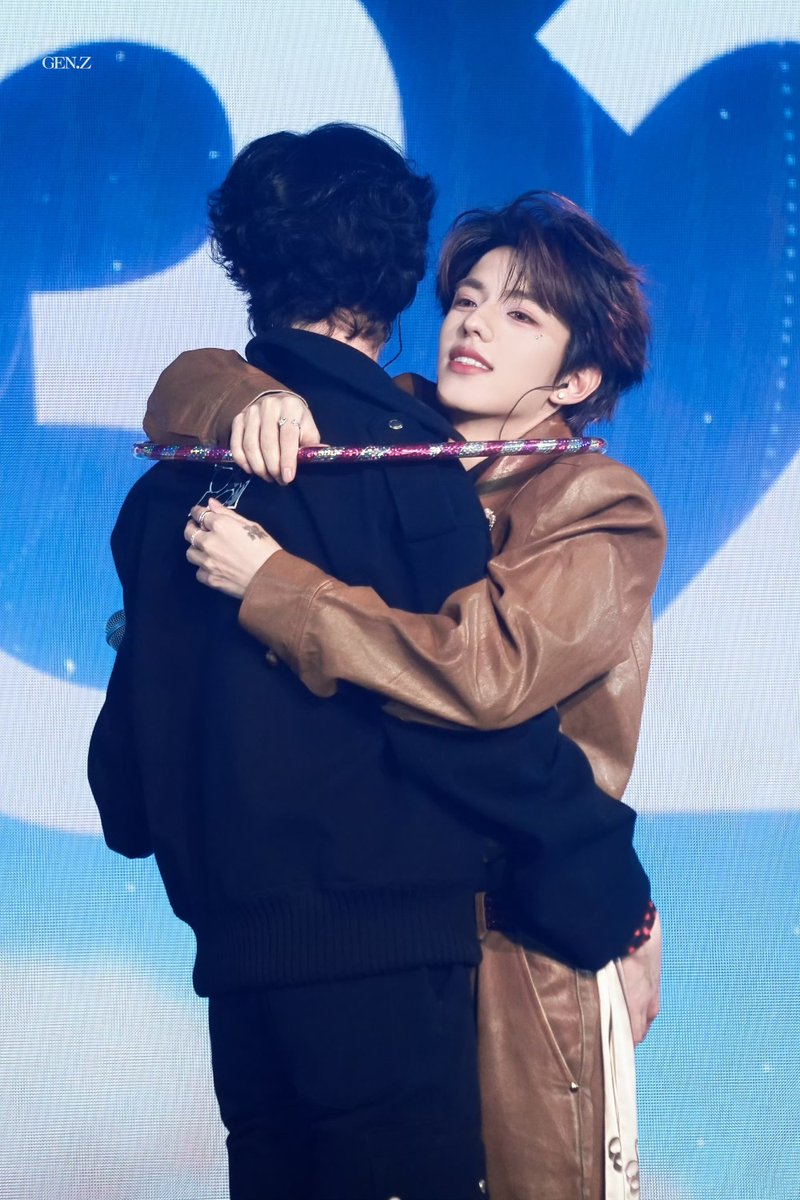 Liset16753's tweet photo. The way Ollie grabs and touches Shuyuan screams: MINE😌.

FECHA DE LA LUNA LLENA DE TIANYUAN

#Ollie #Shuyuan #TianYuan
#OllieShuyuanInMacauDay1 https://t.co/XEwS4mbugV