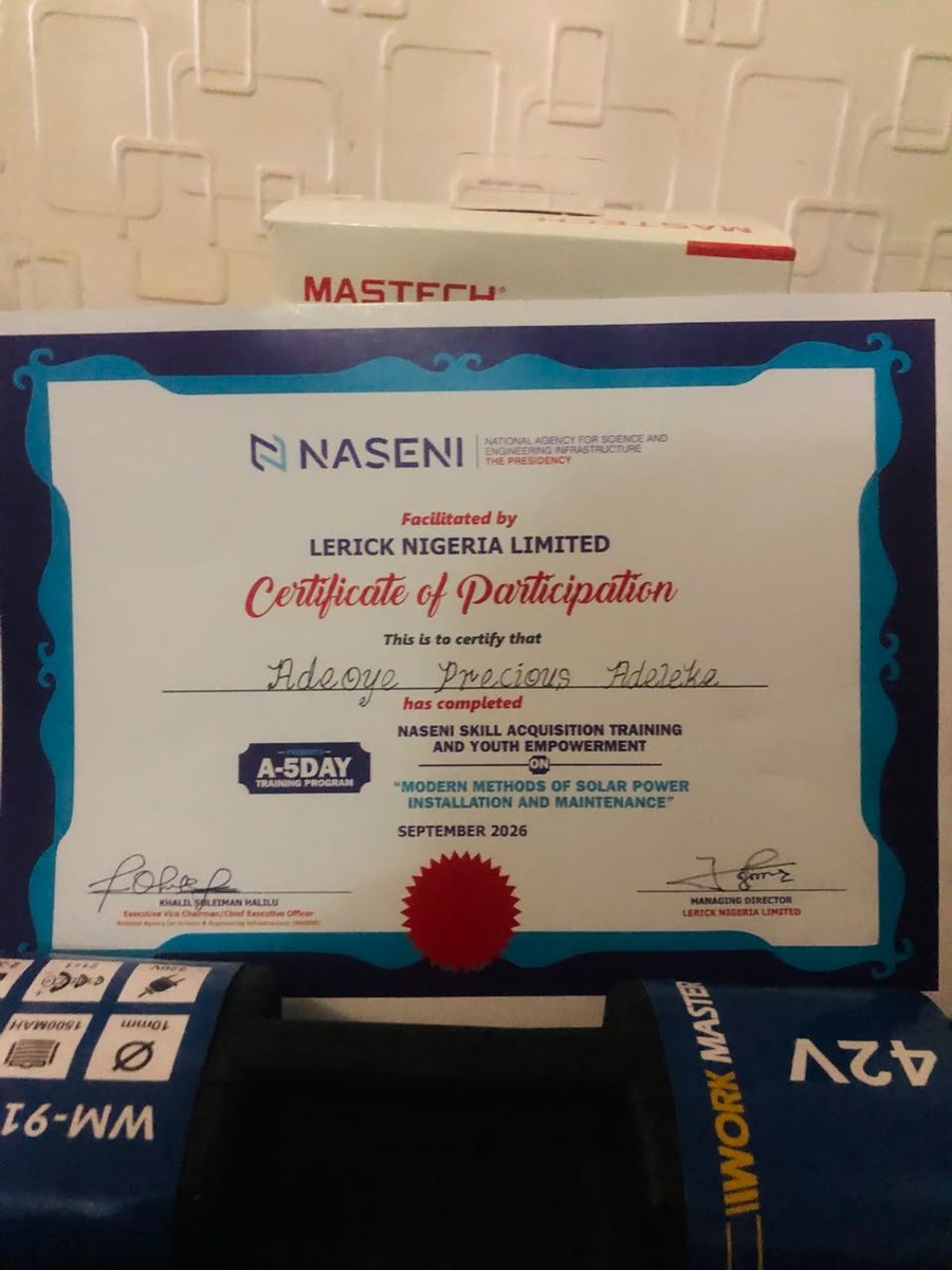 Phresh_X's tweet photo. Its Finally a wrap guys......

Beng, Solar Engineering added to Beng CVE

It was truly a great empowerment, no payment entry but we were fed breakfast and lunch for 5 days, taught both theory and practical 

Given bags, clothes, overall, writing materials, boots and 327+ tools🥺🙏

And we were given Tfare and also paid a yummy sum to support the empowerment

Thank you @NASENIHQ for this great empowerment in a place like Ikole Ekiti🙏

Thank you Federal Government ❤️
