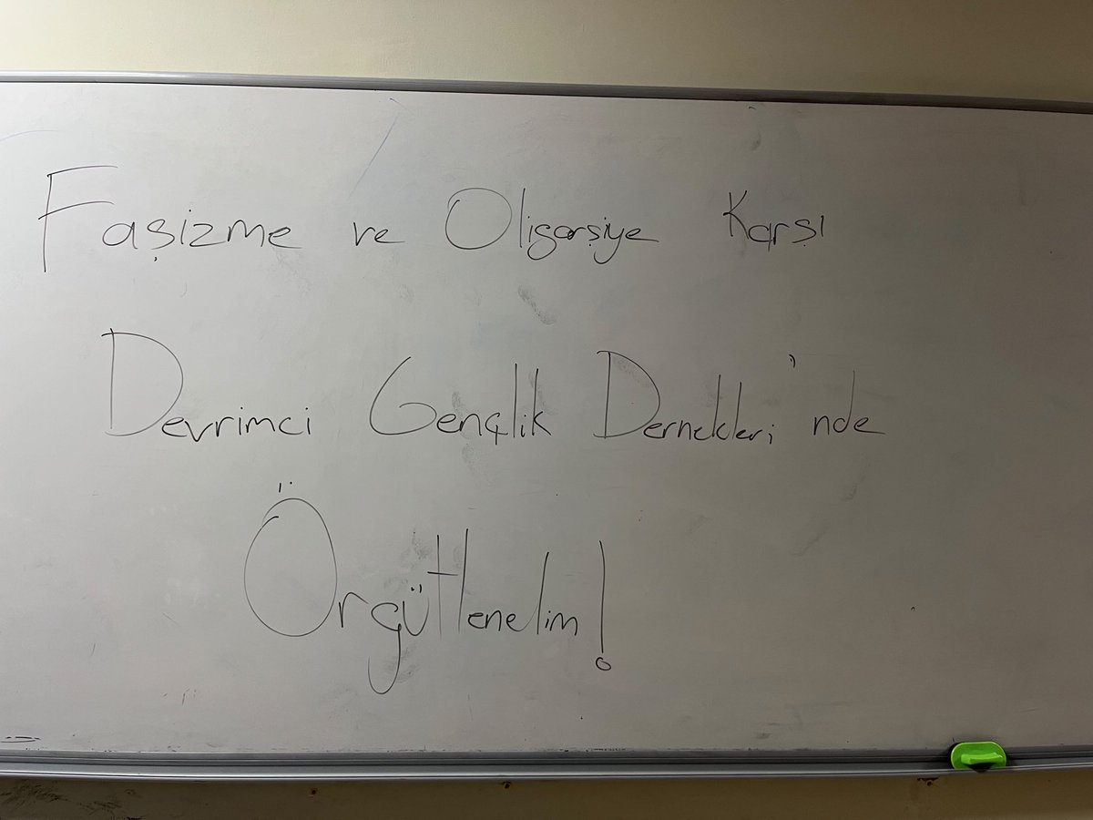 canakkaledgd56's tweet photo. Çanakkale Onsekiz Mart Üniversitesi’ndeki sıra arkadaşlarımıza üniversitelerdeki mücadeleyi büyütmek için çağrımızı yaptık.

Sen de emperyalizme, faşizme ve oligarşiye karşı mücadelede Devrimci Gençlik Derneklerine katıl.

Yarınlarımızı elimizden almak isteyenlere karşı bugünden itibaren kaybedecek bir dakikamız dahi yok! Özgür yarınlar için Devrimci Gençlik Dernekleriyle beraber yürüyelim!