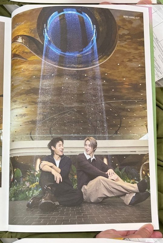 MSjgtyjs's tweet photo. Ada ya kapal hantu yg punya majalah se romantis di film film begini😭😭🤏🏼🤏🏼 https://t.co/3GUhjaz8mm