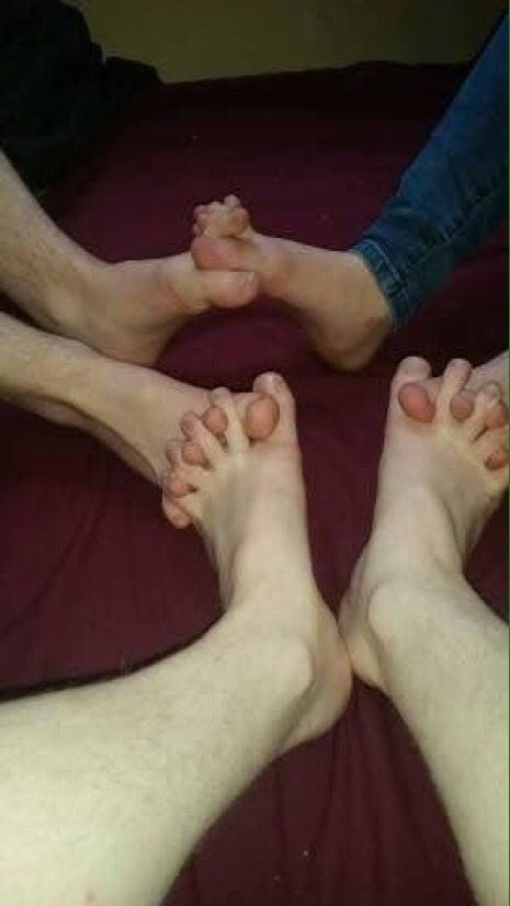 SkyyTheFox's tweet photo. @onanotheraliasl The activities noct does with their two manipulated side hoes https://t.co/u5P6rDH5rO