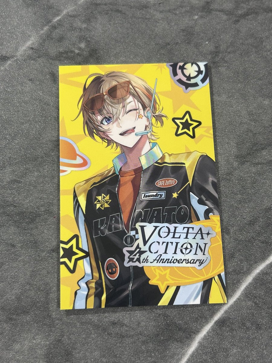 lveqaun's tweet photo. @v__osp 始めまして、検索より失礼し��す。
当方チェキ風カード🟨を所持しているのですが、🟪との交換は���能でしょうか？
ご検討よろしくお願いいたします🙇‍♀️ https://t.co/Yb6p671yLa