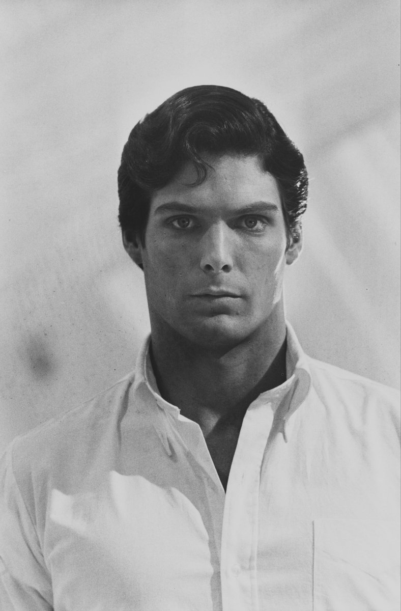 SuperHouseOfEl's tweet photo. Christopher Reeve was born this day Sept. 25, 1952.

His true heroism came later in life following his tragic accident, advocating for others facing paralysis &amp; spinal cord injuries.

Please support @ReeveFoundation to continue his work bringing awareness &amp; aid to those affected. https://t.co/mxfNTsz67E