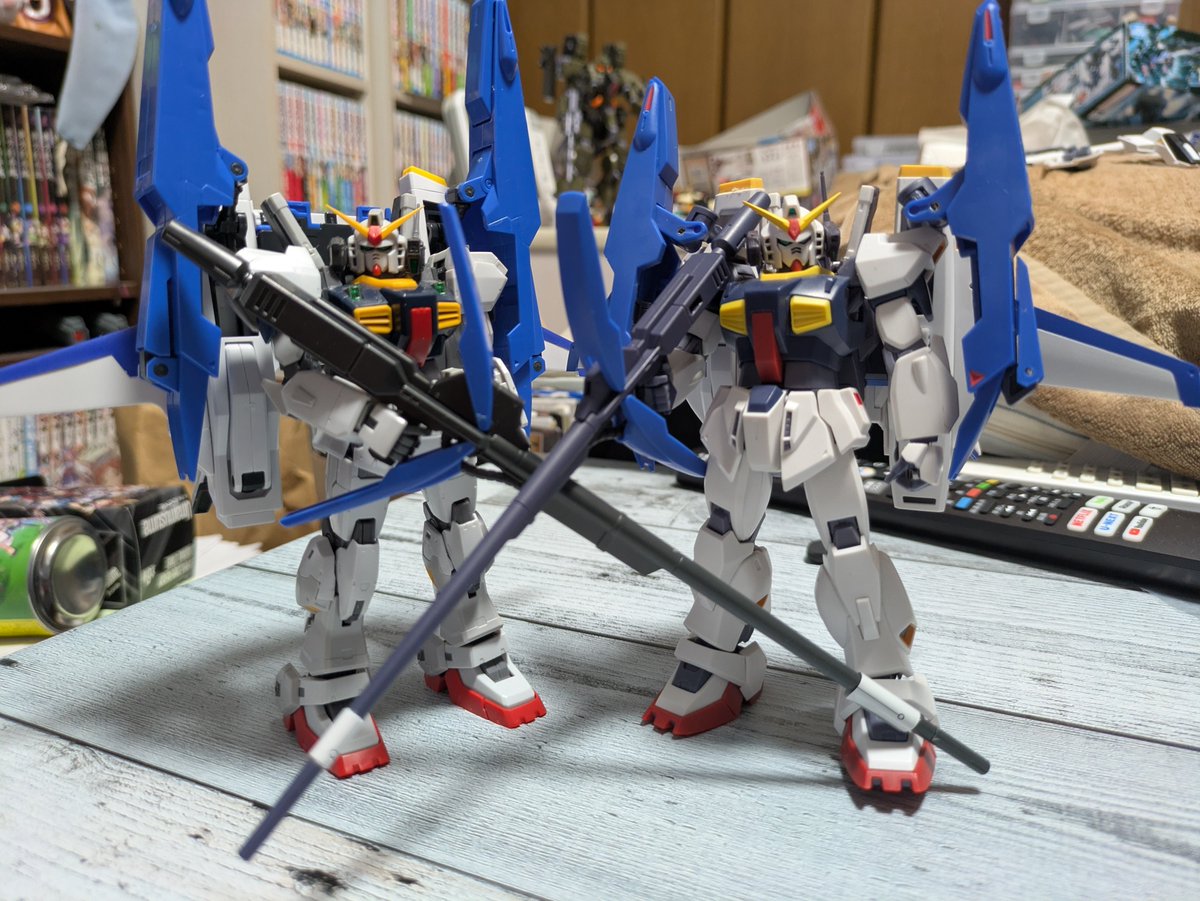 ura14ray's tweet photo. ROBOT魂のGディフェンサー届いたのでRGと合わせて2つのスーパーガンダム https://t.co/OiTxxBSd4T