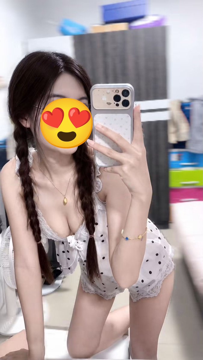 cindy20us7's tweet photo. 🫧 ""ใครชอบเนื้อฟูนุ่มๆ ขอป้ายยาตัวนี้เลย พอลองเกลี่ยแล้วฟีลดีมาก!""
🌤️ ครีมกันแดดเนื้อซูเฟล่ บางเบา คุมมันนาน ✨
🌤️ สัมผัสเบาๆ บนผิว เหมาะกับวันที่ต้องเจออากาศร้อนหรือออกไปข้างนอก
🫶 ทักมาได้เลย🍰

🆔 aida53 

📍พิกัด : #รับงานเชียงราย #เชียงราย https://t.co/oX8VeOjrnZ
