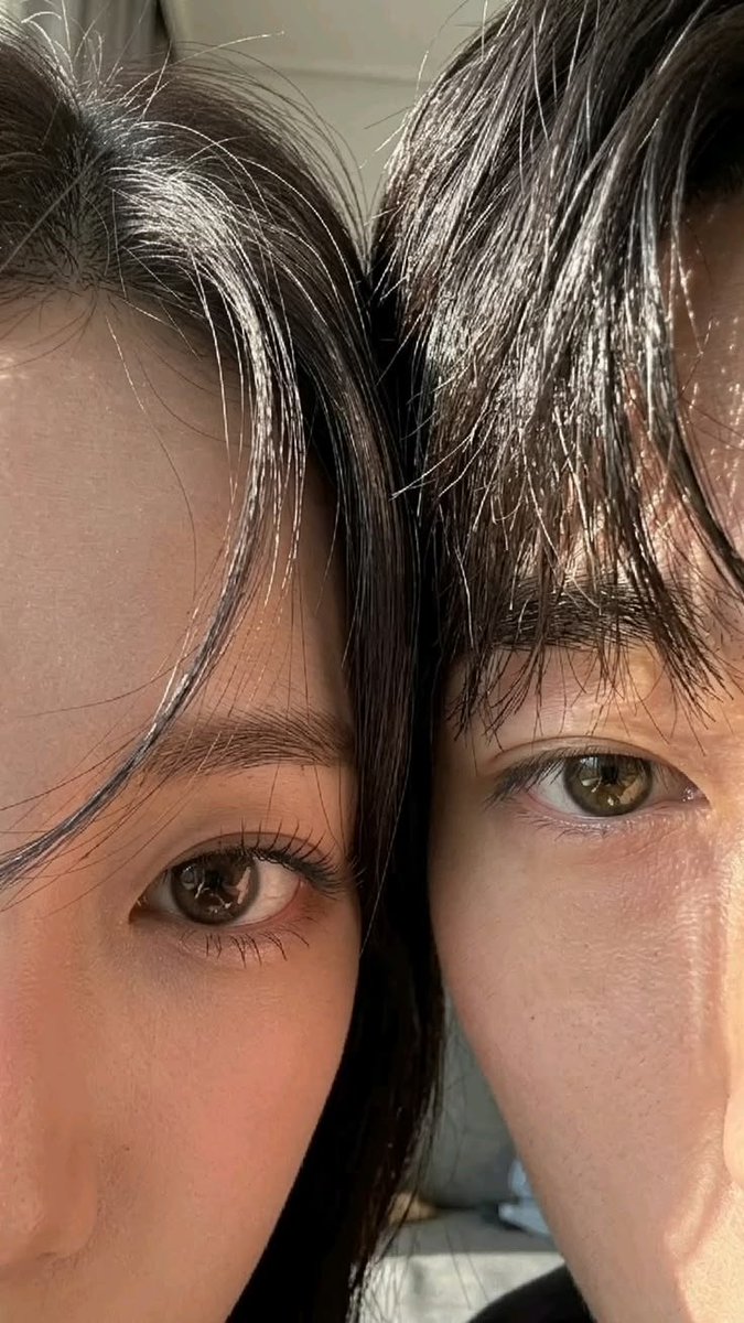 seviralthoughts's tweet photo. ㅤ
ㅤ
ㅤ 几个想法.⠀  𓋰    sebastian.⠀⠀⠀⠀
ㅤ      ㅤ        
ㅤ  sns update.⠀⠀⠀⠀ 
ㅤ  ⤷ 09/25/2026 
ㅤ
ㅤ  three years ago, we took
ㅤ  the same photo together.  
ㅤ  today, we do this again as an
  ㅤofficial couple. I love you. https://t.co/2tZw18qSGJ