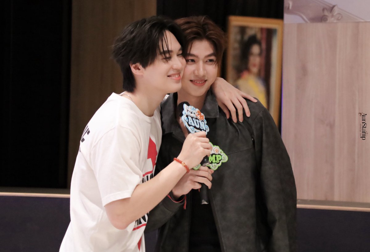 AunStampOFC_TH's tweet photo. เอาจุ่มแก้มมาส่งเข้านอนค้าบ ขอใ้ห้หลับไม่ฝันนะคับ😴

[ #Aunstamp ] https://t.co/xnoDBgZZrq
