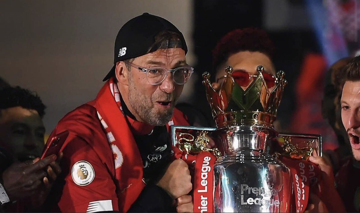 Stunner_Lfc's tweet photo. Daddy Jurgen Klopp is a 4 times premier league winner❤️😭 https://t.co/9JKYDwkcNj