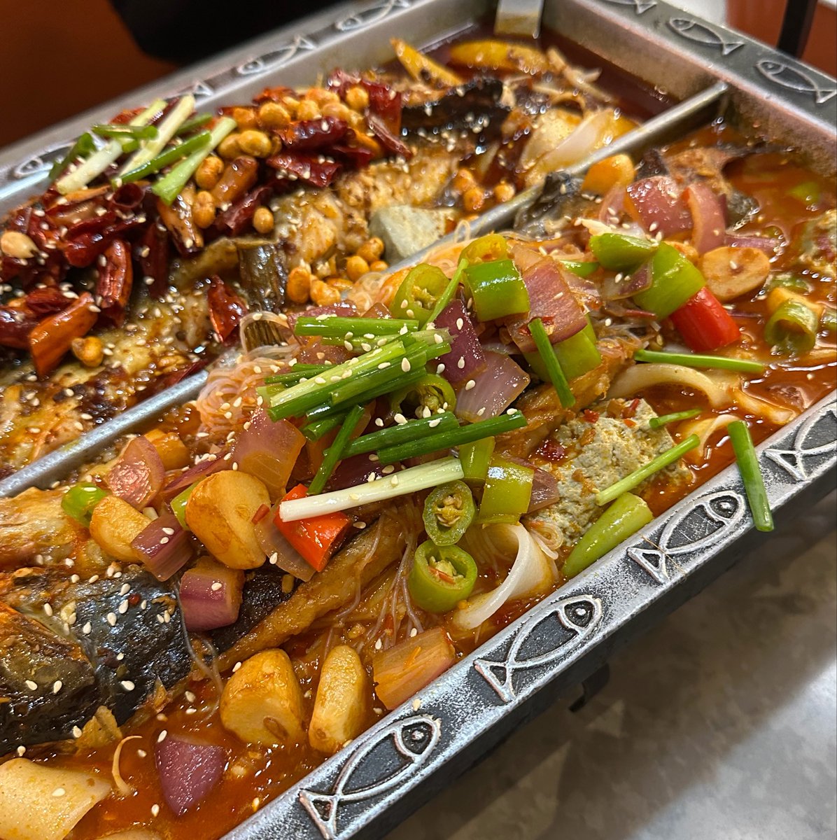 ssaraanghae's tweet photo. 작년 오늘 여자들이랑 맛있게 대련감😽😽
대련 하딜 마라롱샤 시켜세요!!! https://t.co/Wis0cBWXV3