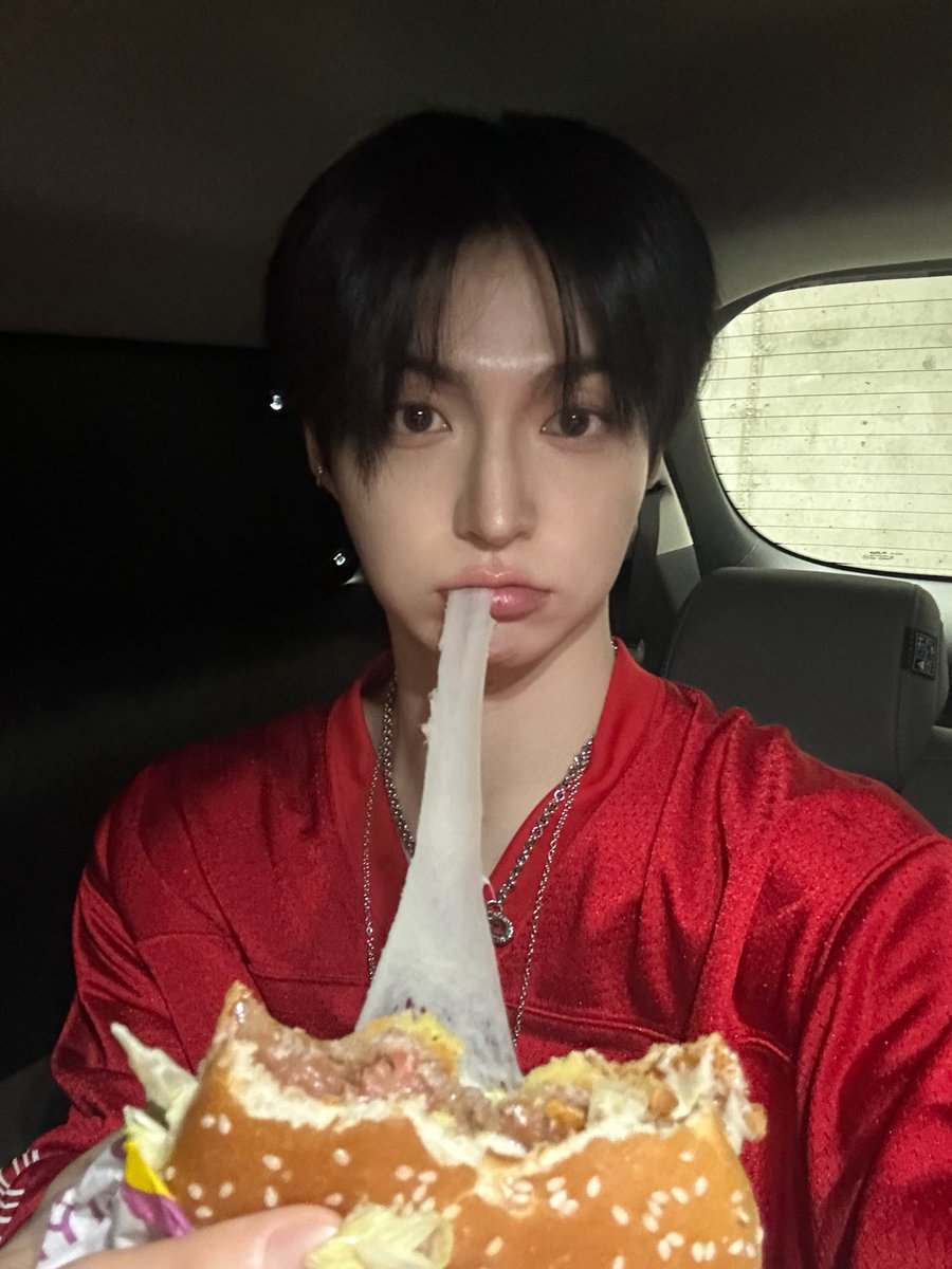 romeenee's tweet photo. 로민이가 이걸로 치즈늘리기 해줫으면 좋겟다 https://t.co/Nhh53EN5oA