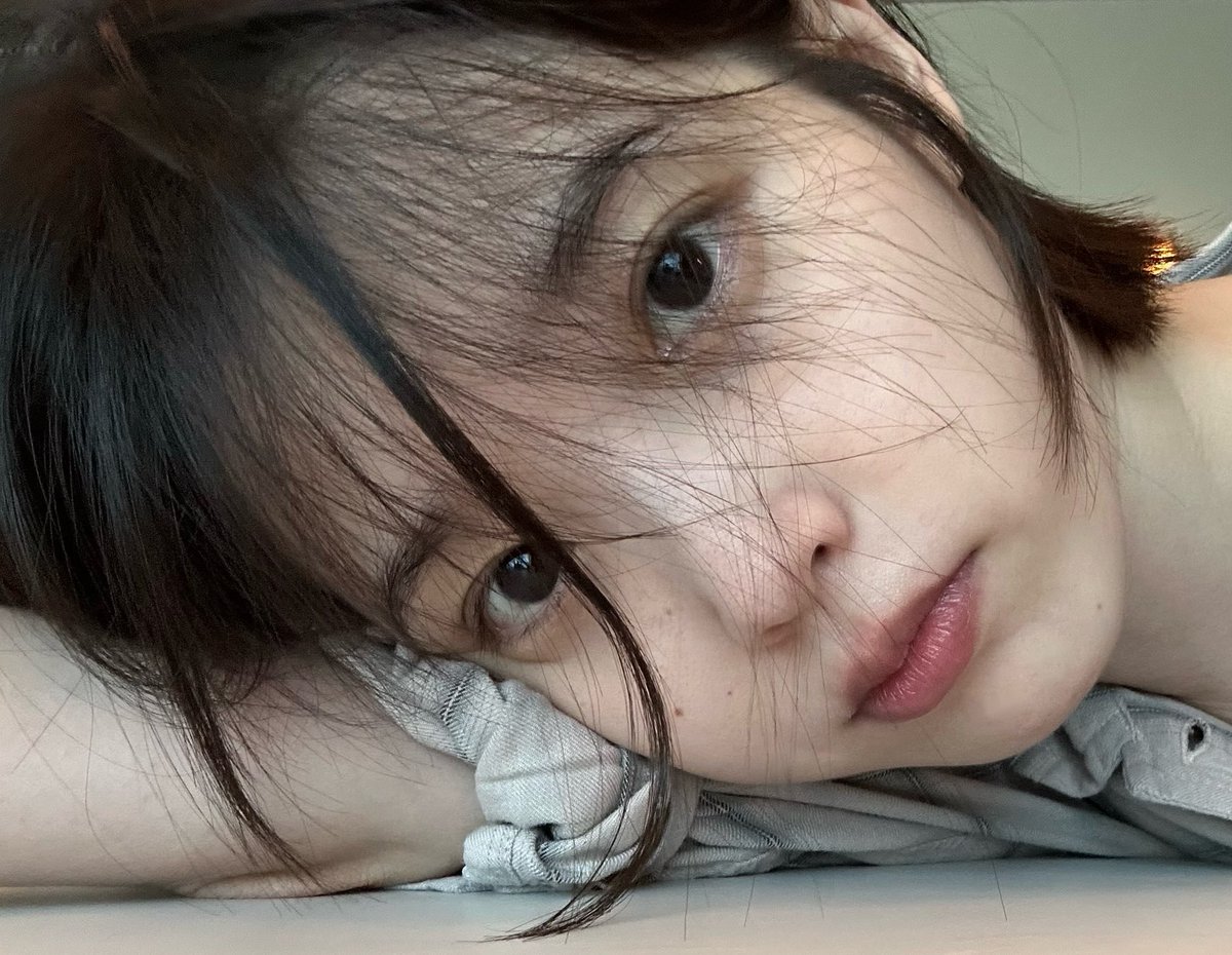 mingukiu's tweet photo. doe eyes so perfect, button nose so perfect, full lips so perfect, marble skin so perfect, cute cheeks so perfect https://t.co/lHI687OpHP