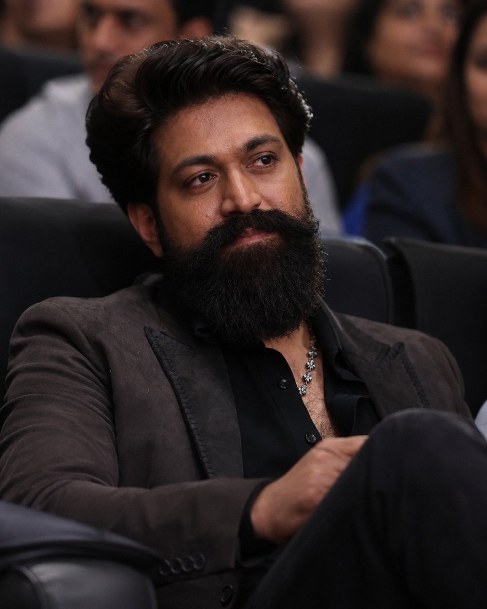 vasu266541's tweet photo. Nolan and Yash are reportedly developing a Chernobyl film, with Yash co-writing.

The film will combine Nolan’s nonlinear storytelling with Yash’s practical filmmaking.

Sources claim they want an “original nuclear explosion” for authenticity.

The location is the only problem. https://t.co/EGWxvSYUWi