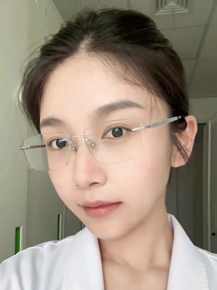 MistressBenish's tweet photo. 行医路，就医路，路路艰辛 医者心，患者心，心心相印，工作对病人负责，生活上对自己负责，有想认识的搭子吗 https://t.co/QXnuVNG3FF