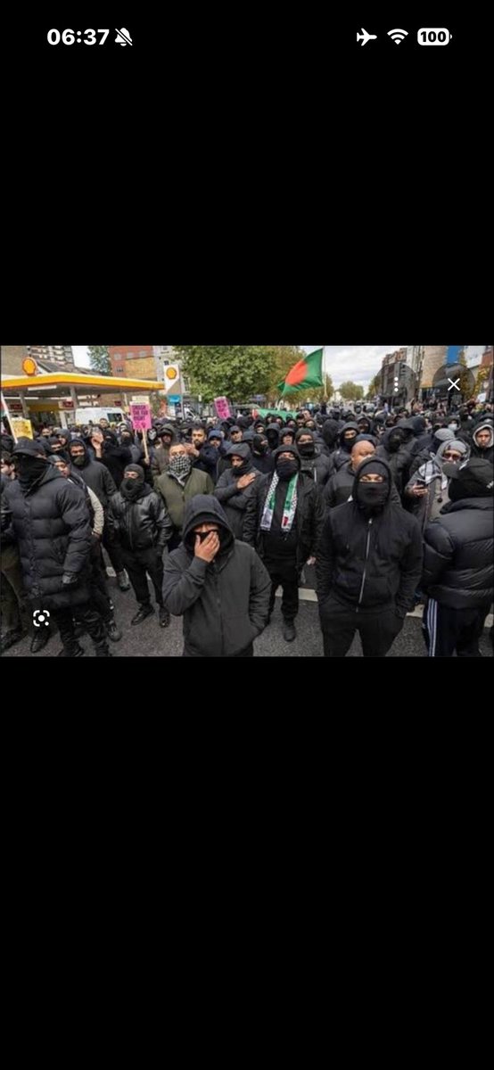 LBbaxm's tweet photo. @Heccles94 This is your lot you fucking retard https://t.co/rBFzhNgsir