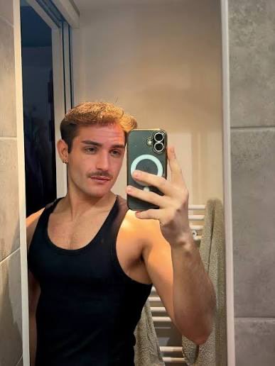 leoboutin4u's tweet photo. Who would be brave enough to send me a girl’s Snap so I can see if I can get some nudes? ❤️ https://t.co/OhxXVgAlV5