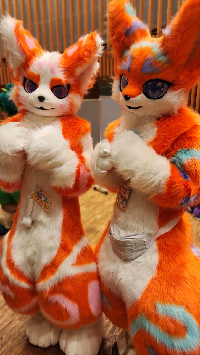 Saltairemohu's tweet photo. 僕とこのはのツーショット〜！
このは〜！好き💛
#FursuitFriday https://t.co/VG4wMysk81