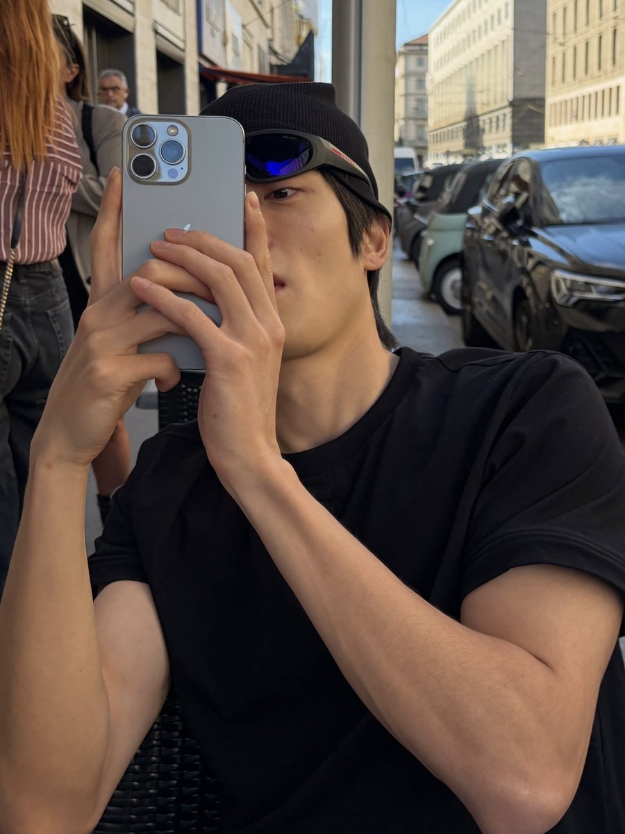 yunofull's tweet photo. handssss https://t.co/vqsjfEkSm2