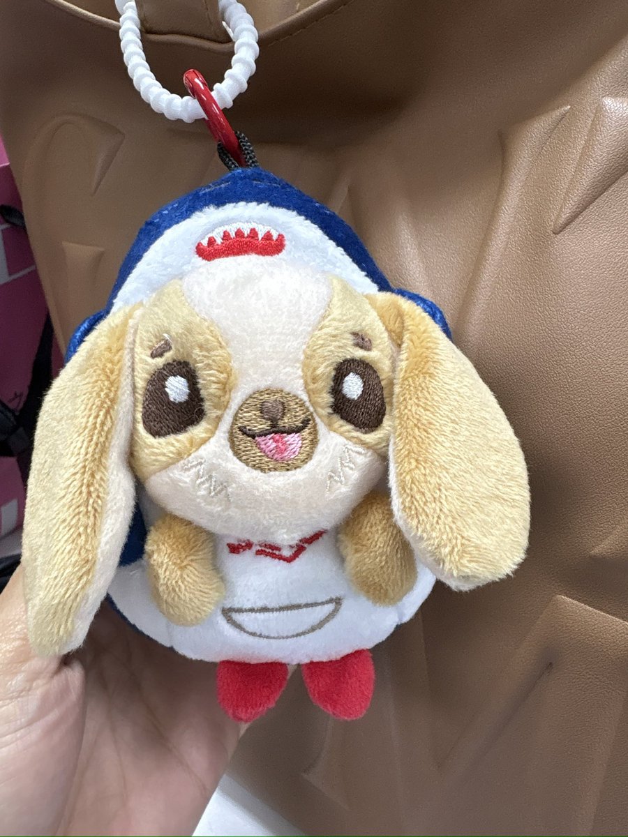 aunaun__tika's tweet photo. ย่าๆได้เลี้ยงอ้วนแล้ววว 🦈🐶
เต็มไม้เต็มมือมาก น่ารักที่ฉุดเลยค้าบบบบบ 
#williamest1991
ร้านนี้แม่ค้าน่ารักมาก คอยมาอัพเดทตลอดขอบคุณนะค้าบบบบ https://t.co/lF81g5Sa5z