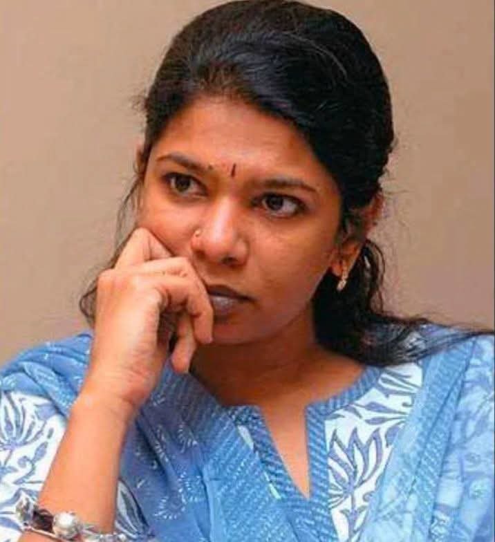 VinodhRavi4's tweet photo. இப்படி ஒரு இக்கட்டான சூழல்ல ஹிந்தி எதிர்ப்ப கைல எடுக்கலாமா.....

இல்ல பாஜக உள்ள வந்துடும்னு ஆரமிக்கலாமா 🤔 https://t.co/0IkoQ31qn9