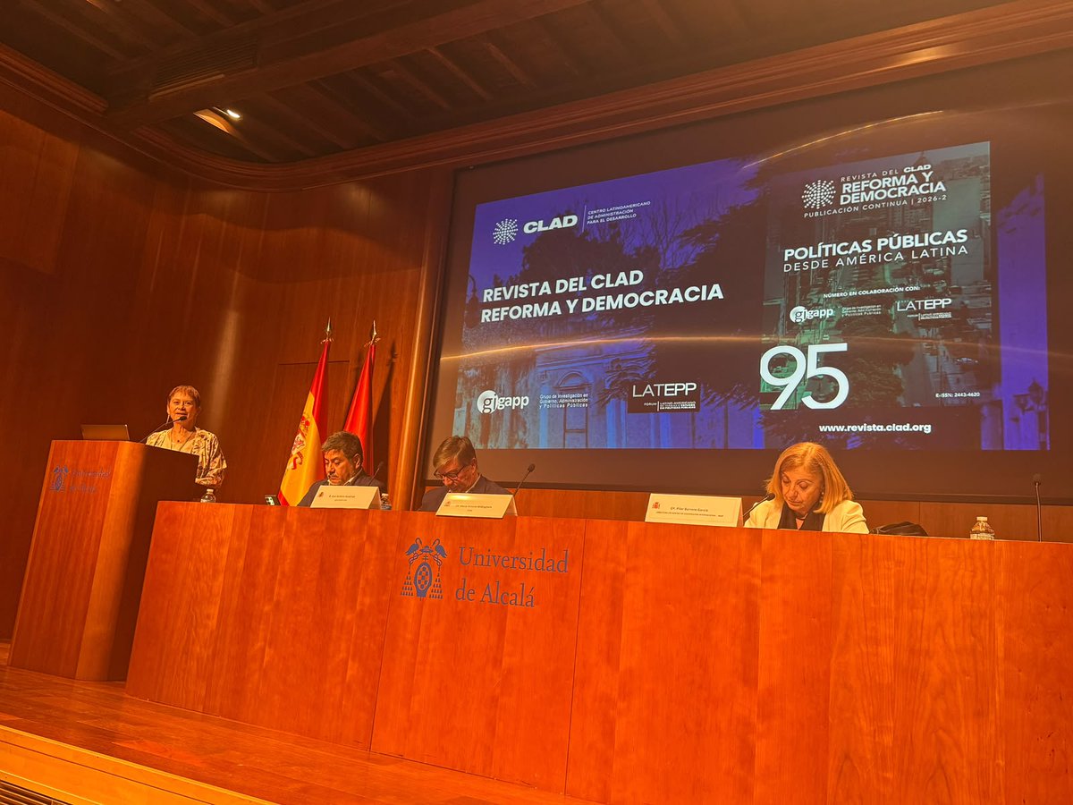 CLAD_Org's tweet photo. Ma. Victoria Whittingham presentó el número 95 de la Revista del CLAD Reforma y Democracia durante el Congreso GIGAPP 2026 en España. 🇪🇸

Conoce la edición especial “Políticas públicas desde América Latina”, elaborada junto con @GIGAPP y la Red LATEPP: https://t.co/mjJSCQnyf8 https://t.co/eZPBJnmZIM