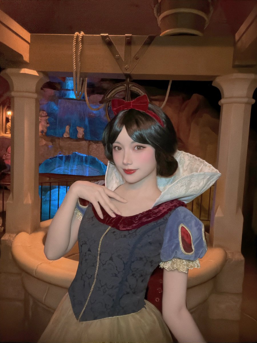 Akase_Official's tweet photo. 今年のDハロ始めは白雪姫🍎✨ https://t.co/8IZOyNvA6r