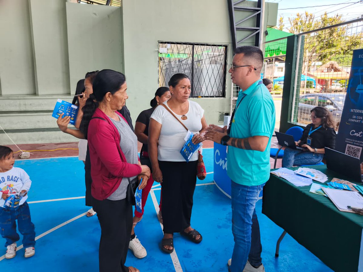 IESSNapo's tweet photo. 🩺 Participamos en la Brigada Social realizada en la parroquia Puerto Napo.

🤝 Brindamos atención médica y compartimos información sobre los beneficios de la #AfiliaciónJoven con la ciudadanía. 👥

@IESS_Napo https://t.co/SVUyDW7XGO