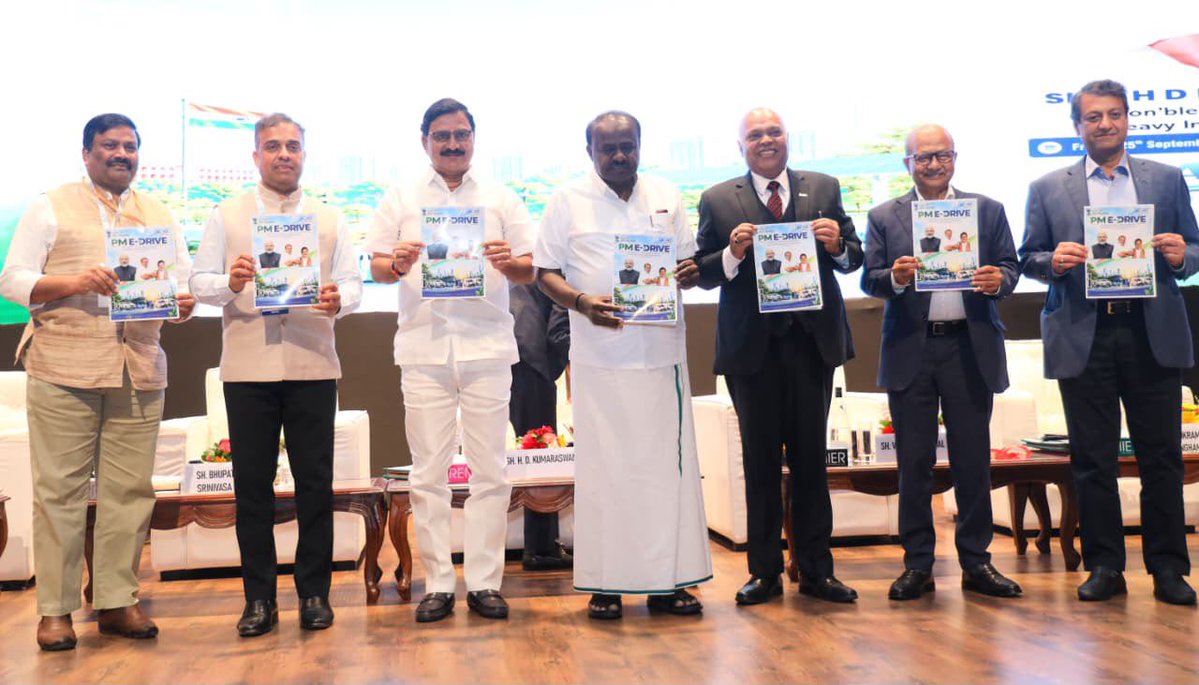hd_kumaraswamy's tweet photo. 📍 Manesar, Haryana

Pleased to be at ICAT, celebrating 20 years of excellence in automotive technology and innovation.

Under the visionary leadership of Hon’ble PM Shri @narendramodi avaru, the @MHI_GoI is strengthening India’s capabilities across design, engineering, manufacturing and mobility technologies.

Today, we unveiled the new @icat_in logo and marked an important announcement with IIT Roorkee, further strengthening industry-academia collaboration.

The Ministry has also earmarked ₹780 crore for upgrading the infrastructure of testing agencies, further strengthening India’s testing ecosystem for the technologies of tomorrow.

@arai_india @Natrax_IND @GARC_India @siamindia @ACMAIndia 

#ICAT20 #MinistryOfHeavyIndustries #AtmanirbharBharat #MakeInIndia #ViksitBharat2047