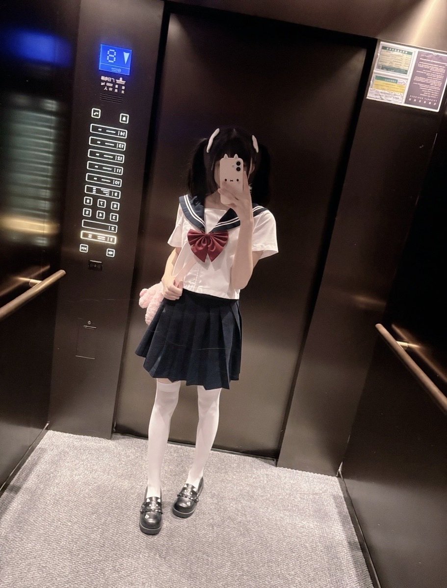 AkebiKoti's tweet photo. 世界上最孤单最需要陪伴的女孩⬇️ https://t.co/3rFtG85xHS
