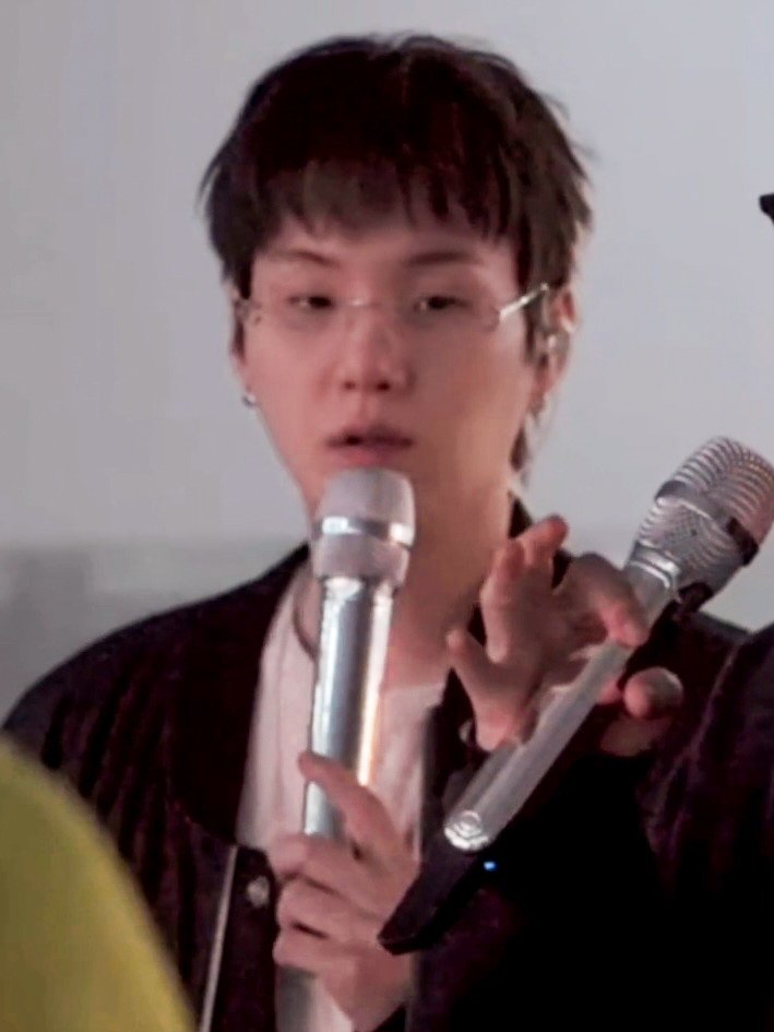 DataAgustD's tweet photo. Yoongi in his rookie era hair again

2014                                            2026 https://t.co/i0wladnUKx