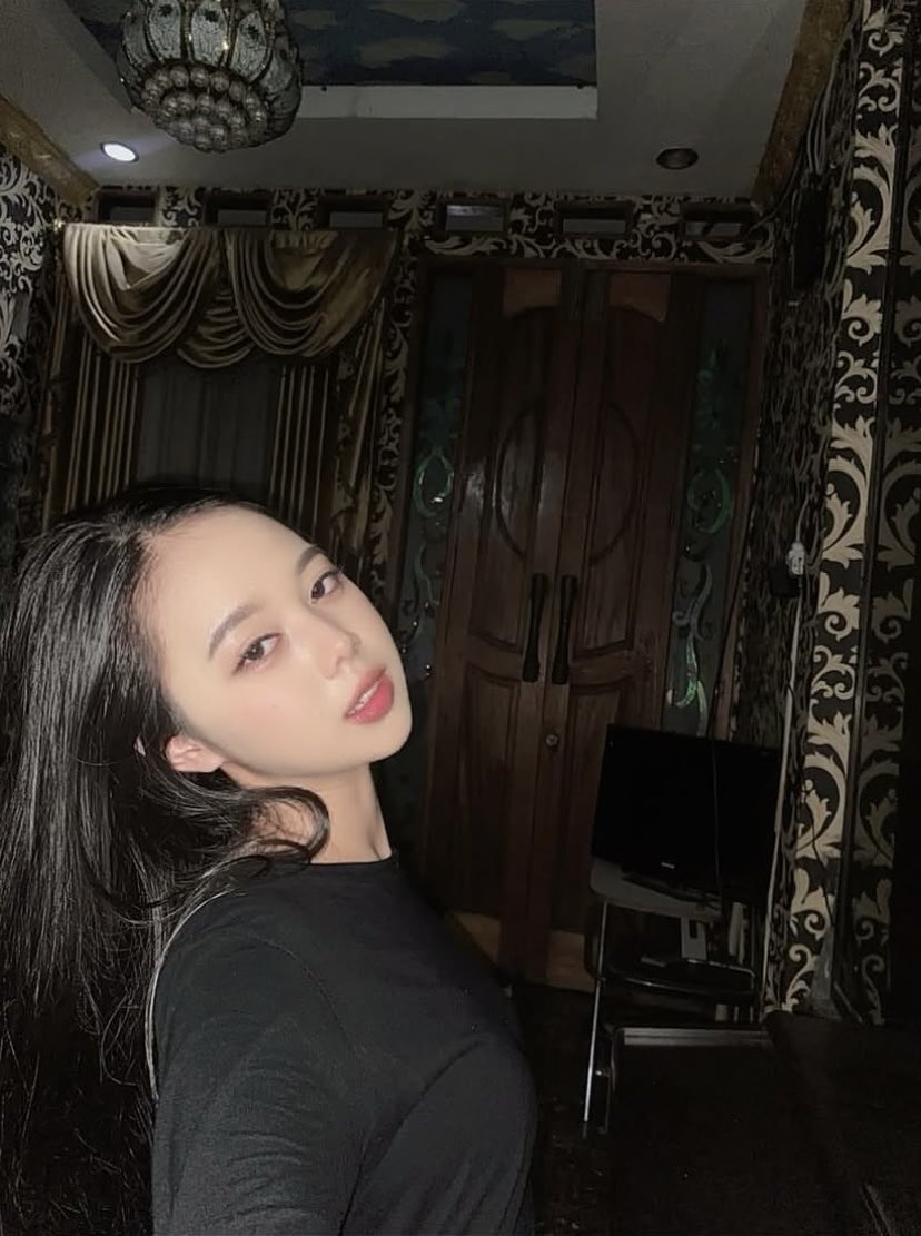 nanominist23's tweet photo. bikinn mandiri ajh🤭 #SelcaDay edisi nak PapaPih🤭🤭😋✌🏻 https://t.co/51ZTEHFqkb