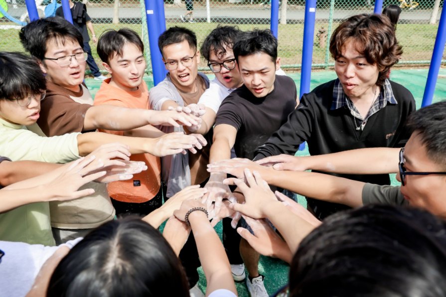 DeandreSansp9v's tweet photo. Clubes universitarios! Hoy a las 18h en el patio central, encuentro de intercambio cultural y juego de puzzles comunitarios. Ven y trae a tus amigos! https://t.co/hRbGe2mxcG