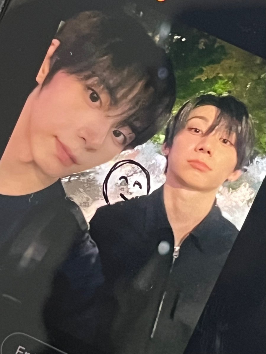 906files's tweet photo. no one will be left out in the ahjussi line 😁 https://t.co/vmZt9y7p5H