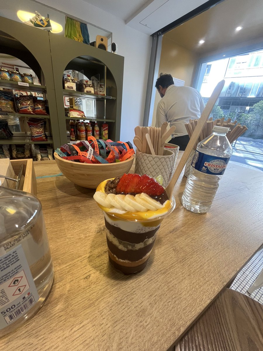 ADclo4's tweet photo. Bien bon  les açai hynnn https://t.co/sKpal2VUmN