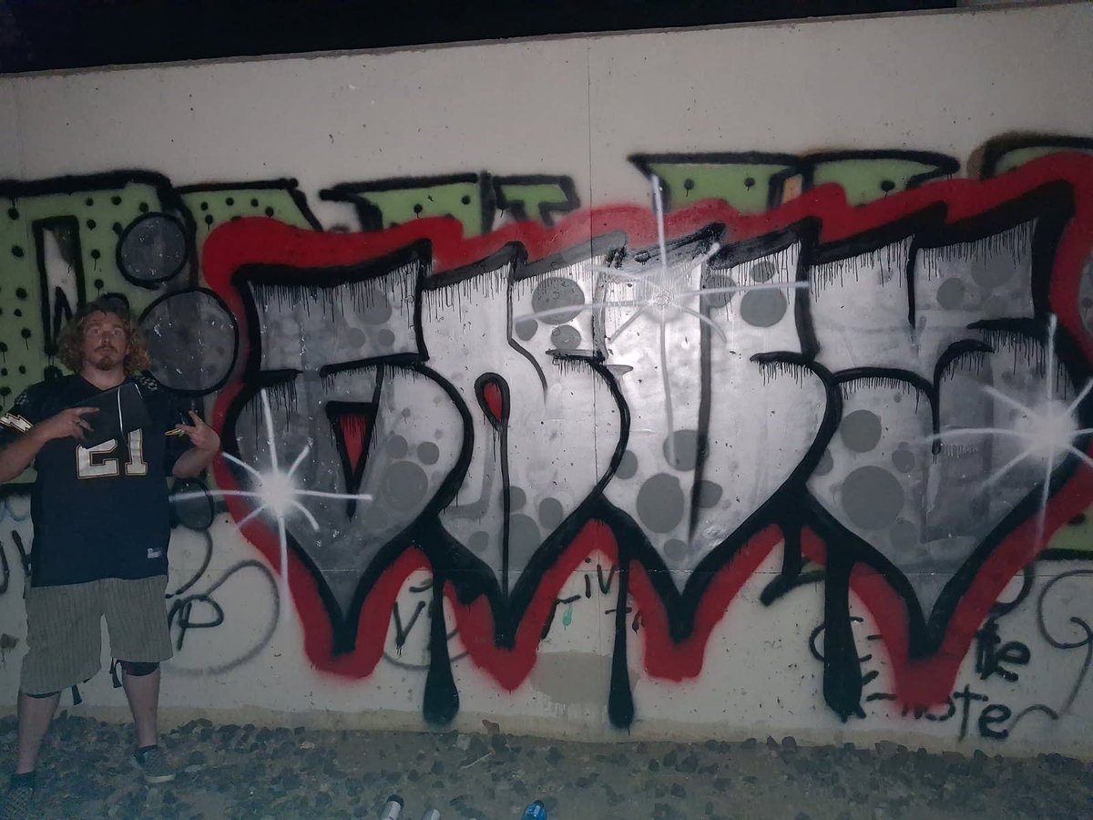 certainlyisntt's tweet photo. Envy 🤘🤠 https://t.co/2bl9AsRrwL