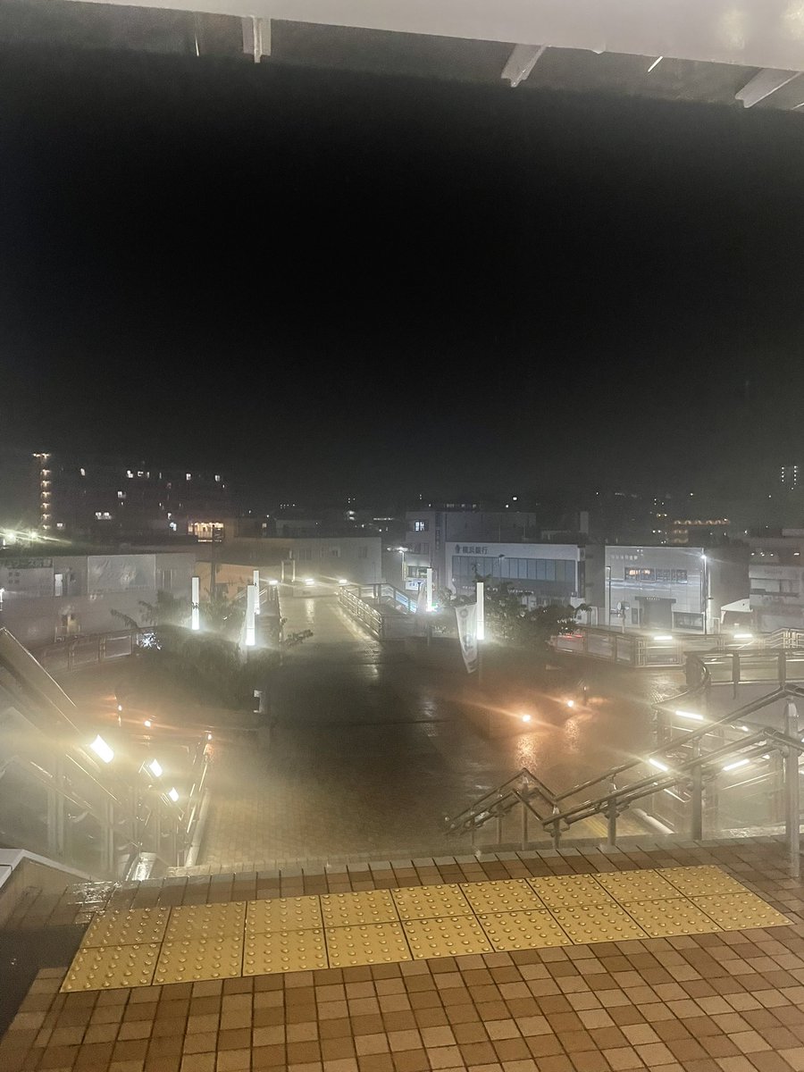 TUposi45's tweet photo. 学前豪雨で草 https://t.co/SiXajTjRjj