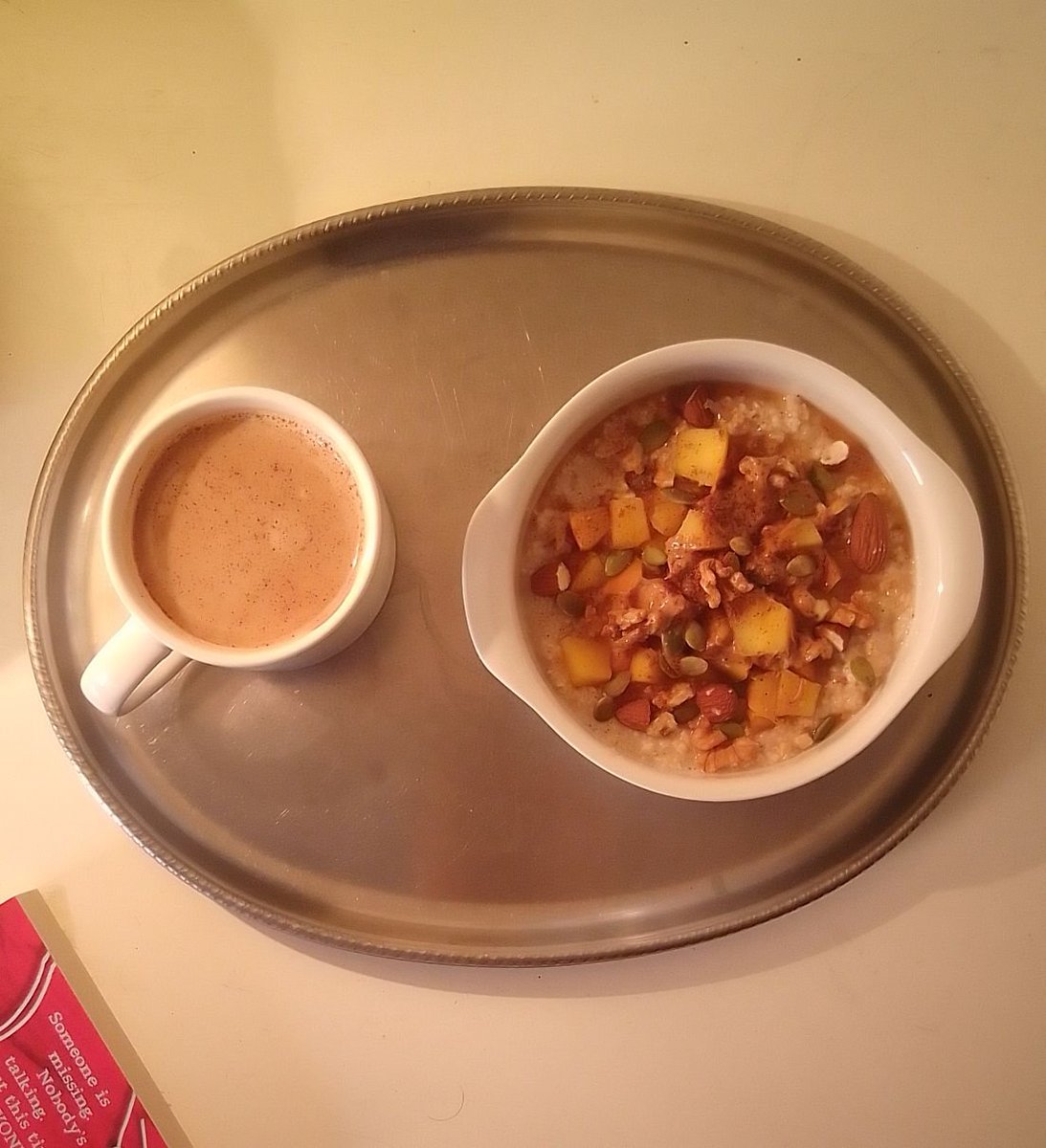 Lacefuldream's tweet photo. Breakfast : oatmeal (oats , water , vanilla , cinnamon , flaxseed powder , steamed apples with cinnamon , peanut butter , almonds , walnuts , pumpkin seeds) and honey cinnamon late (half water half milk , coffee , honey , cinnamon)
Lunch : tea
Dinner : nothing https://t.co/NXD1ZDATqP