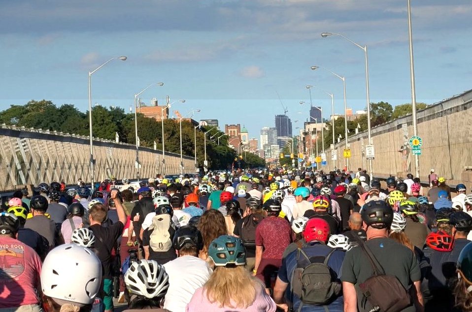 ebikesinternatl's tweet photo. Critical Mass Ride at 6pm on September 25 for Safe Cycling Infrastructure in Toronto and Ontario #cycling #ebikes #cargobikes https://t.co/EHduZX20kr https://t.co/5P2SLuxG0v