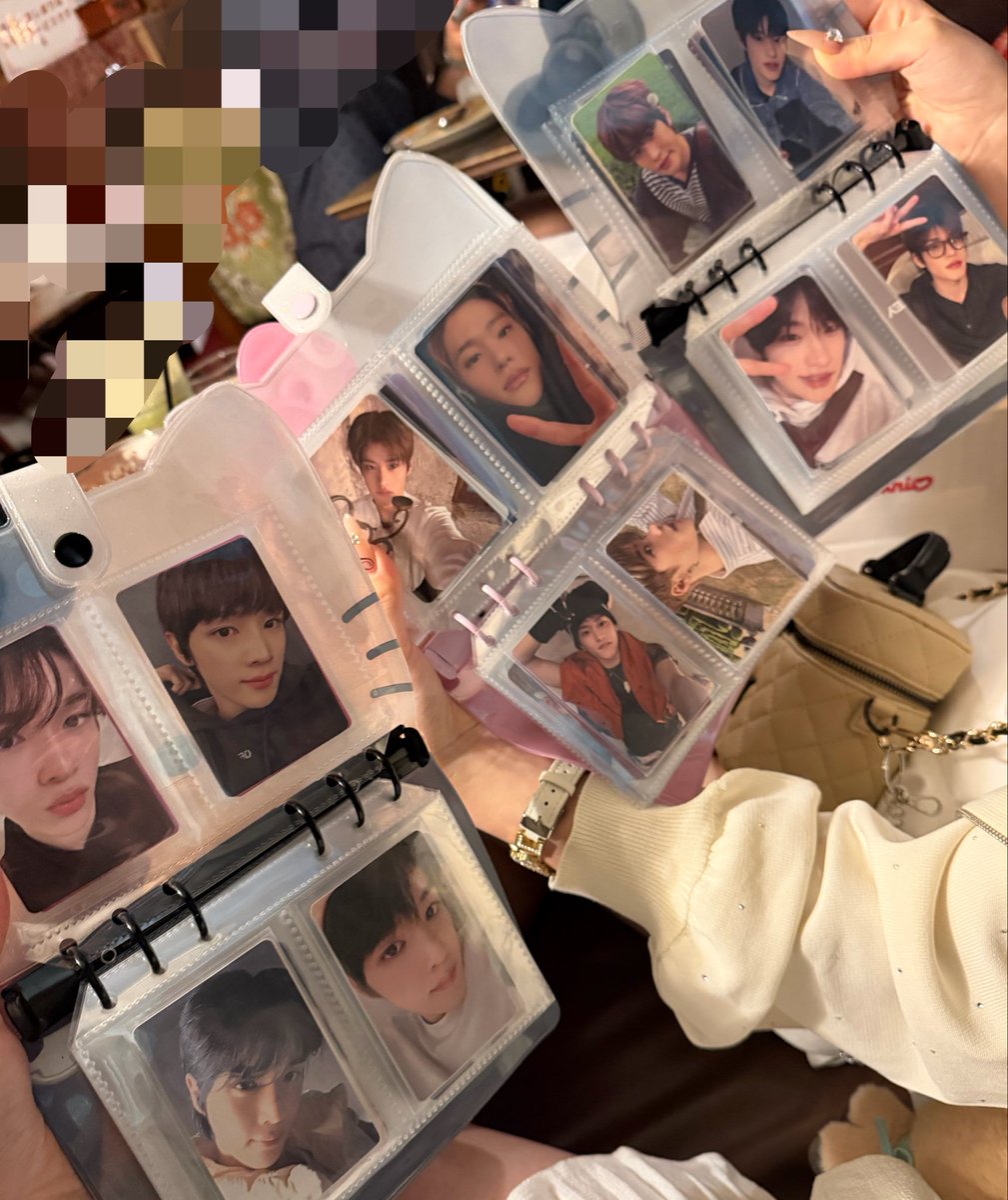 xx9xoy's tweet photo. キティちゃんのバインダー🎶🎶とってもかわいいですこれ🎶🎶 https://t.co/3tukCkInQy