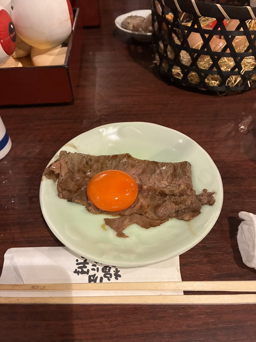 shiro_hakut's tweet photo. 仕事終わりに最初の職場のみなさんと良い肉✨
全員転職しちゃったけど、自分の仕事の基礎を作っていただいて大感謝😊 https://t.co/2ePVFHNZPa