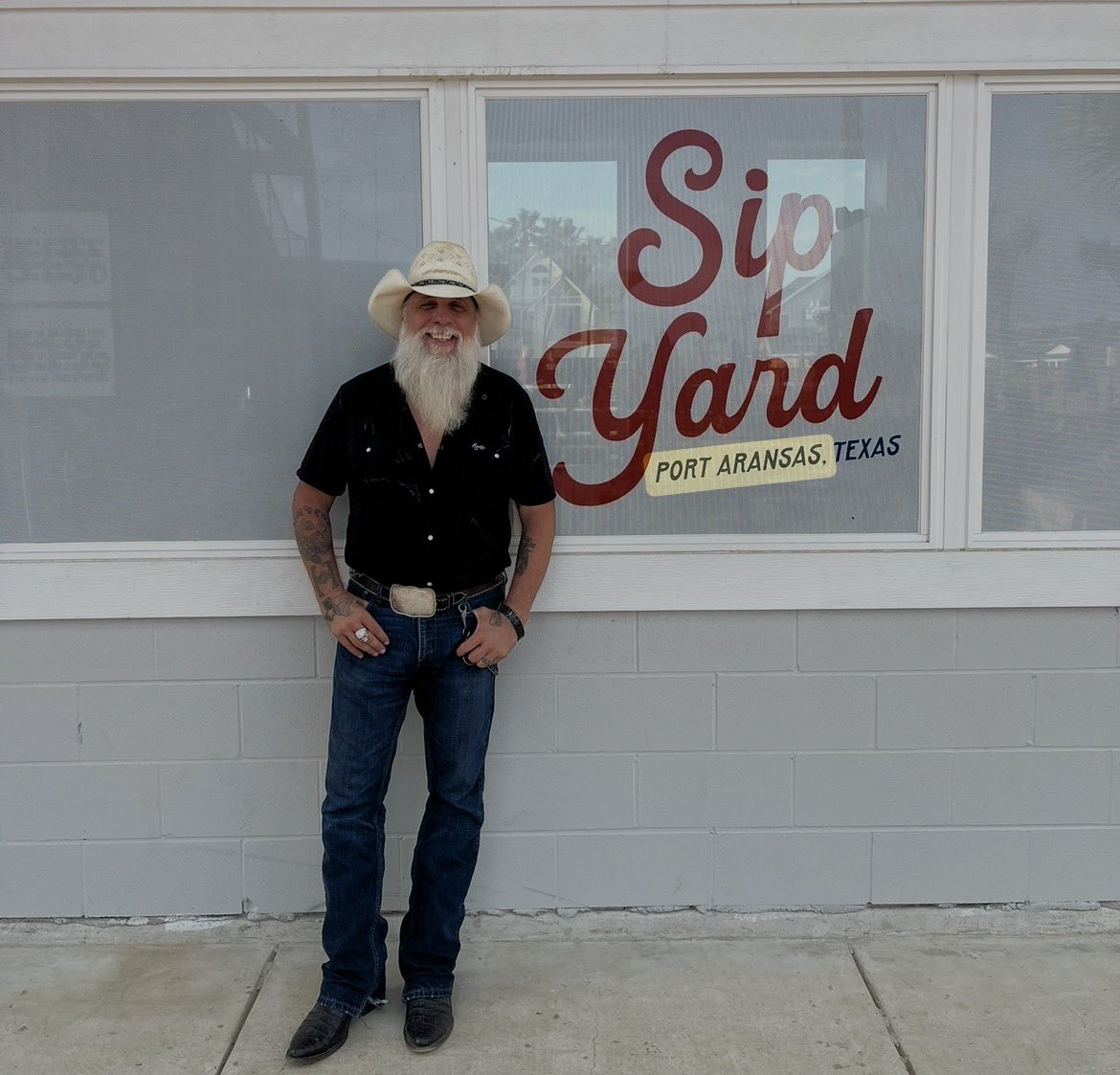dallasmoore's tweet photo. Back to the Beach at The Sip Yard, Port Aransas, TX tonight w/ Dallas Moore Band. Y'all C'mon and join us for a Damn Good Time! 
#outlawcountry #Texas https://t.co/wDe7F3o3zk