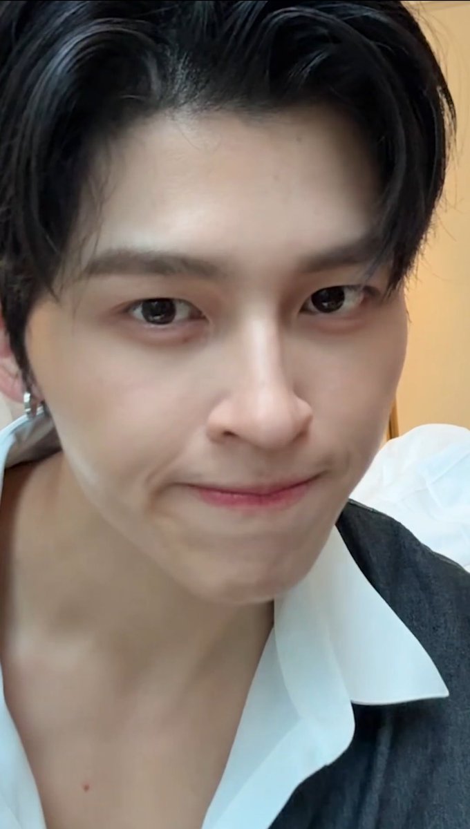 __peachuu12's tweet photo. ท่าเม้มปากโคตรน่ารัก จิ้มลิ้มมาก 🥹🤏 https://t.co/TIvqFwXLGu