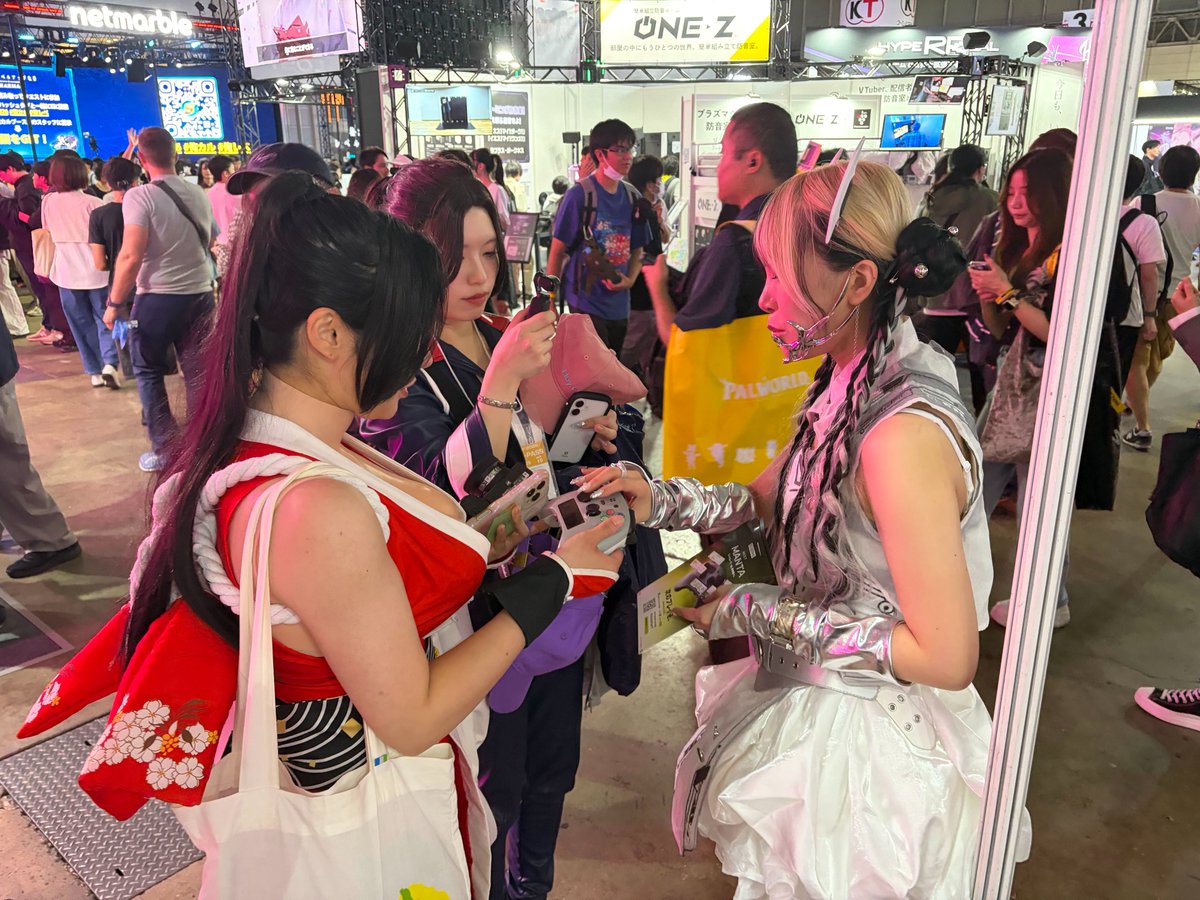 GenkiThings's tweet photo. We're at the #TokyoGameShow 🇯🇵
Manta's first time in front of a Japanese crowd, and honestly, the one we were most curious about. Different expectations, different players, different everything.
Live now on #Kickstarter 🔗 https://t.co/xKs9b5GhrT https://t.co/XXg3ZHuVAe